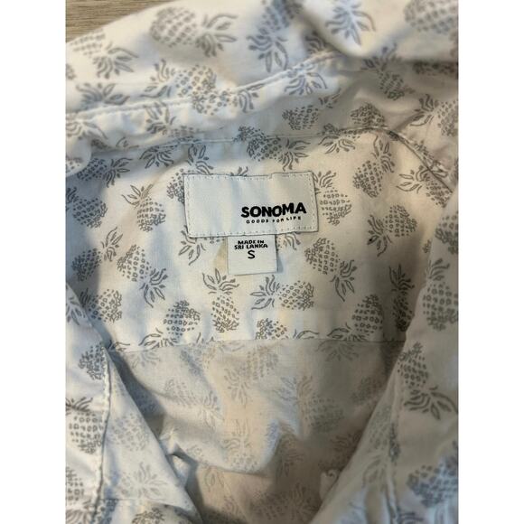 Men’s Small Sonoma Gray & White Pineapple Short Sleeve Button-Up Shirt - Picture 2 of 4